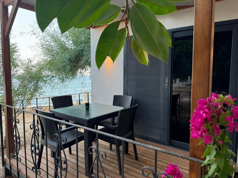 Otelox Ayas Beach Bungalov Erdemli Esterno foto